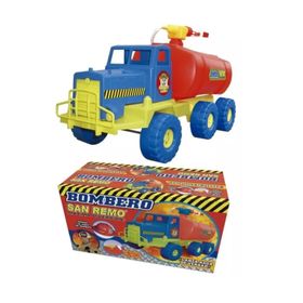 camion-bombero-loco-lanza-agua-gigante-san-remo-21201265