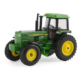 tractor-vintage-john-deere-21230319